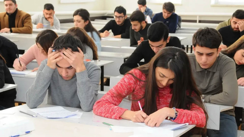 Qəbul imtahanına qeydiyyat bitib