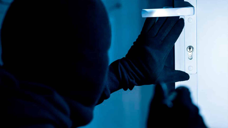 Nərimanovda 2 mağazadan oğurluq edilib