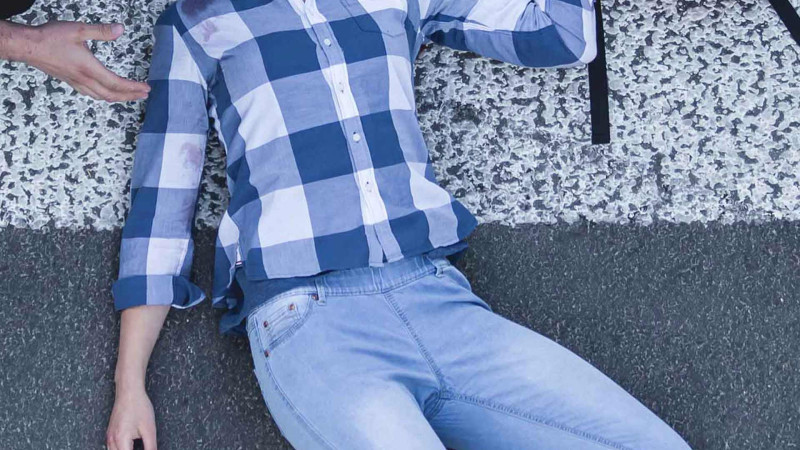 Nərimanovda gənc qız yol qəzasına düşüb