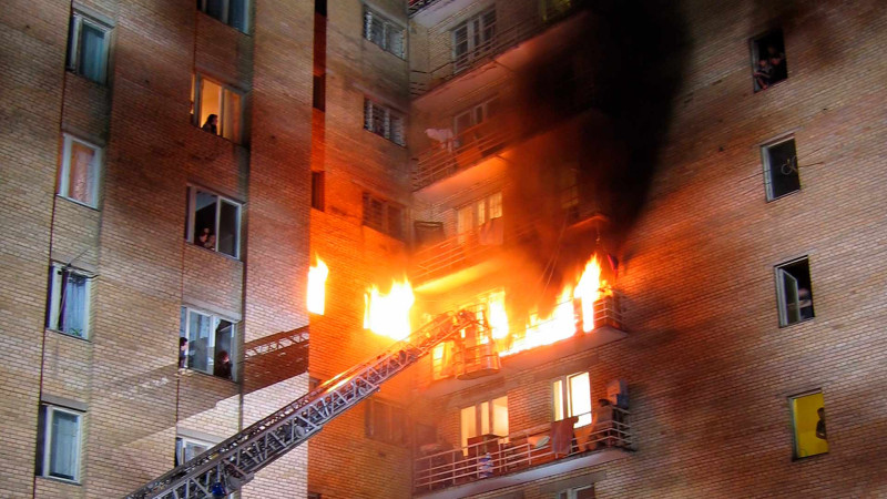 Yasamalda 72 kv.m sahəsi olan mənzildə yanğın olub