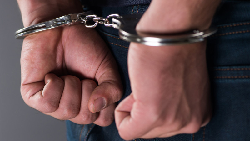 Qadını aldadan dələduz saxlanılıb