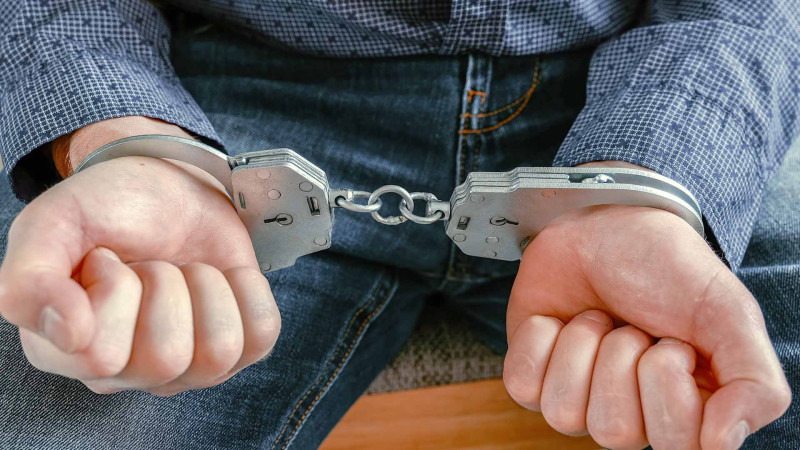 Bakı sakinlərinə qarşı dələduzluq edən şəxs saxlanılıb