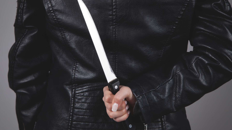 Sabunçuda qadın kişini öldürüb