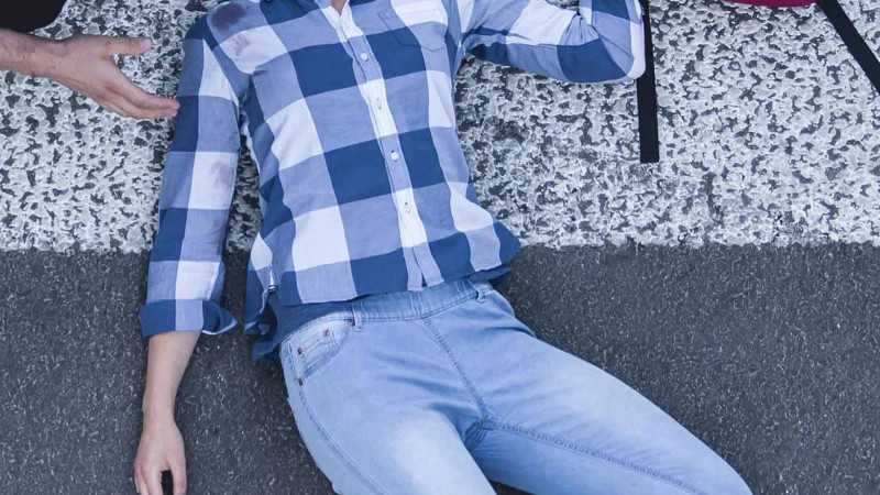 Yasamalda 20 yaşlı qızı avtomobil vurub