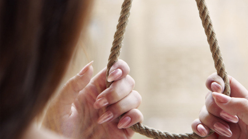 Səbaildə 21 yaşlı qız intihara cəhd edib