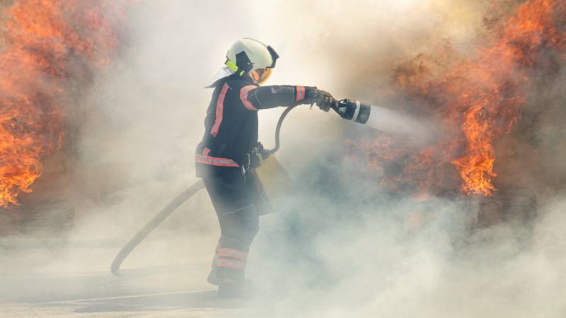 Nəsimi rayonunda motosikletlər yanıb