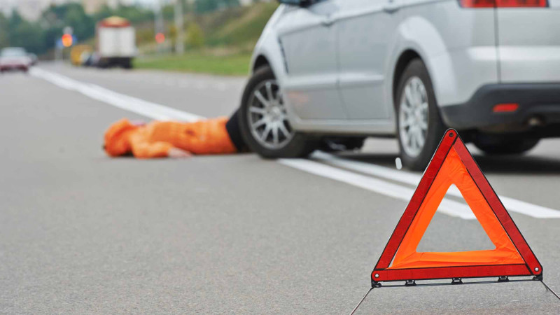 Suraxanıda 16 yaşlı qızı avtomobil vurub