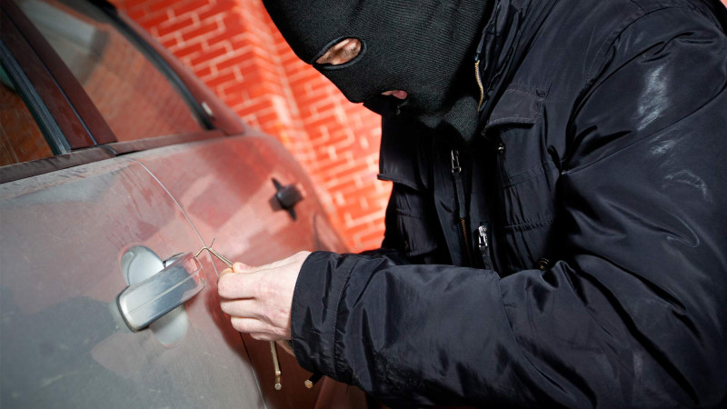 Biləcəridə “Opel” qaçırılıb