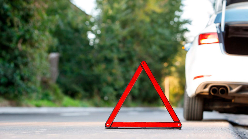 Qaradağda “Mercedes” yük avtomobili ilə toqquşub