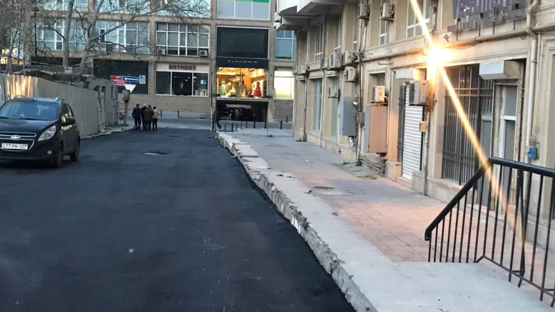 Nəsimi rayonunda məhəllədaxili yollara asfalt vurulub