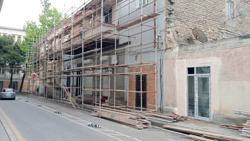 Nəsimidə yaşayış binaları təmir olunur