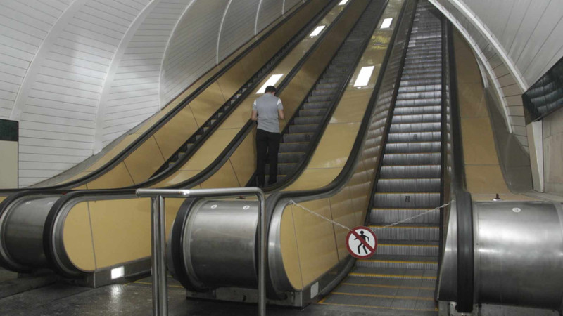 Metronun “28 May” stansiyasında eskalator təmirə bağlanır