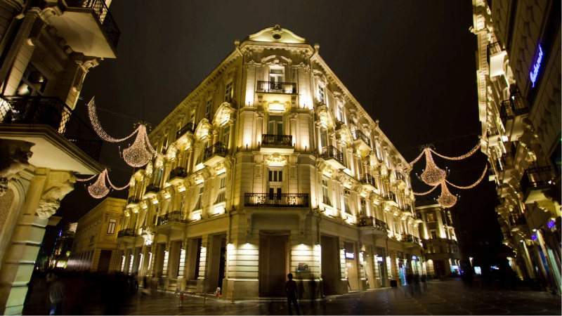 “Torqovaya”da bıçaqlanma hadisəsi baş verib