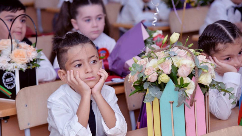 Məktəblərdə boş qalan yerlərə qəbul başlayacaq