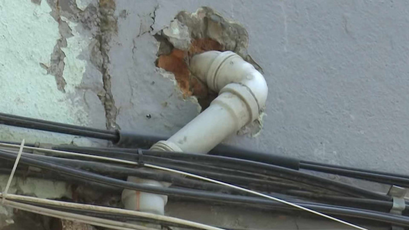 Xətaidə yaşayış binasının kanalizasiya xətti işləmir