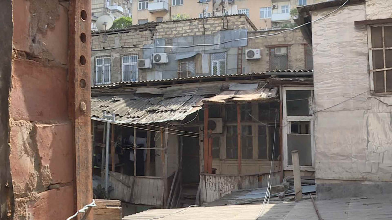 Bayılda vətəndaşlar qəzalı binada yaşayırlar