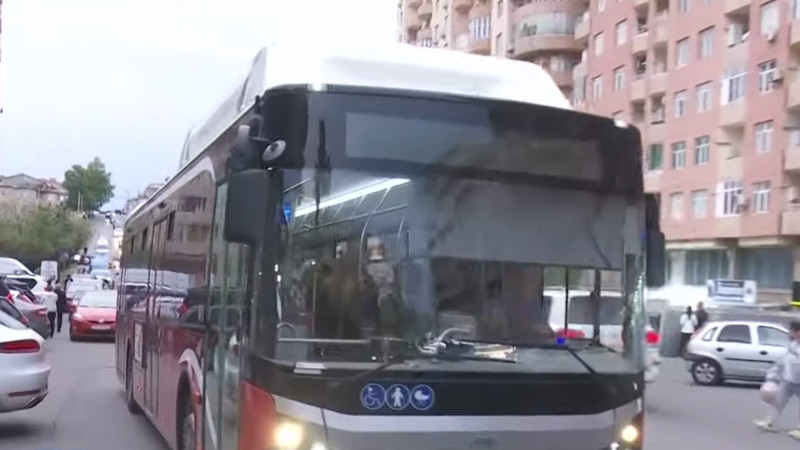 211 nömrəli avtobusda ciddi gecikmələr müşahidə olunur