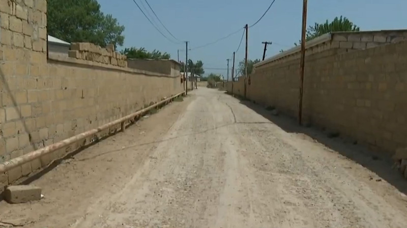 Qaradağda 60 ildir baxımsız qalan yaşayış massivi