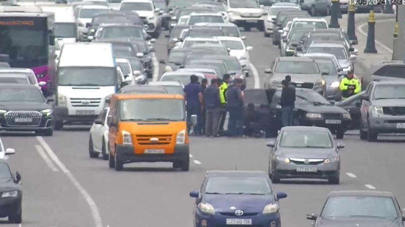 Babək prospektində piyadanı avtomobil vurub