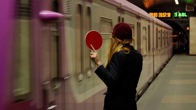 Metroda sərnişin dünyasını dəyişib