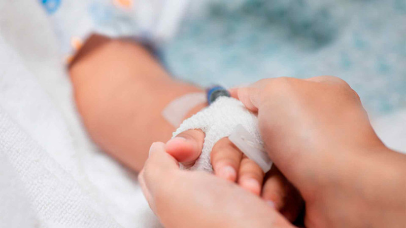 Xətaidə 2 yaşlı körpəni avtomobil vurub