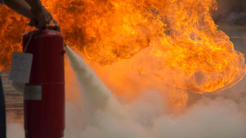 Qobustanda mağaza qəsdən yandırılıb