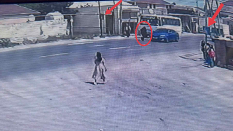 Bakıda kişi avtobusdan düşən kimi qəzaya düşüb