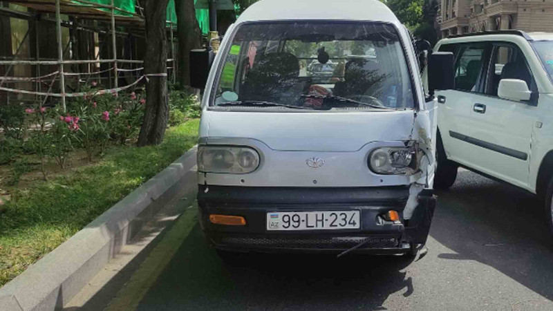 “Hyatt Regency Hotel”in yaxınlığında avtomobillər toqquşub