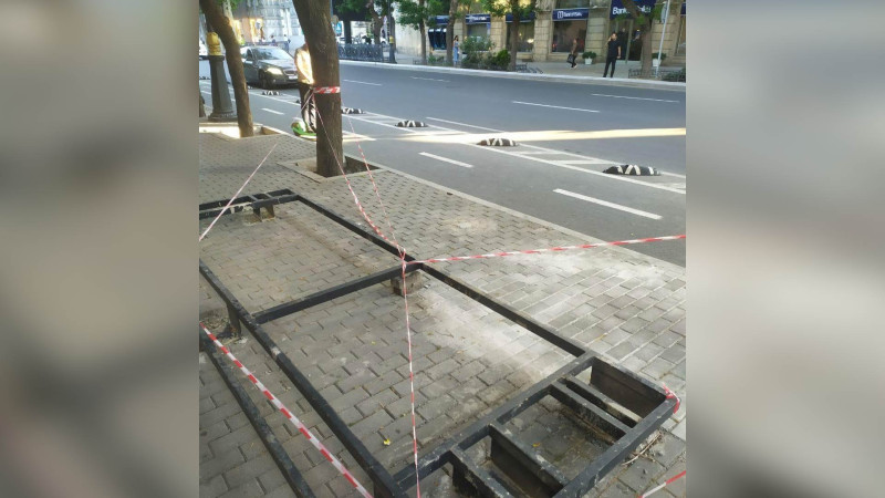 Azərbaycan prospektində avtobus dayanacağının yeri dəyişdirilir