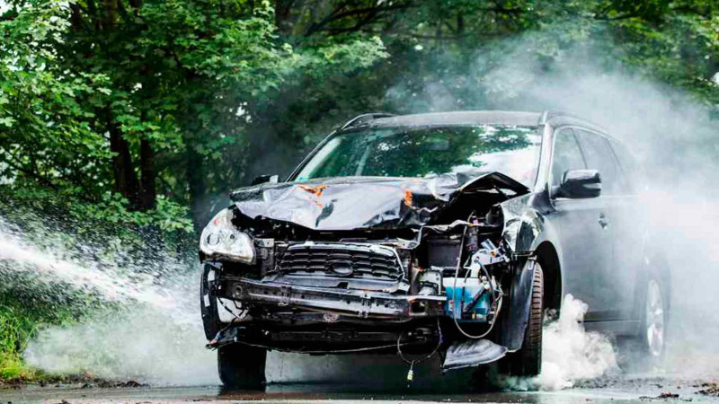 Sabunçuda maşında yanğın olub