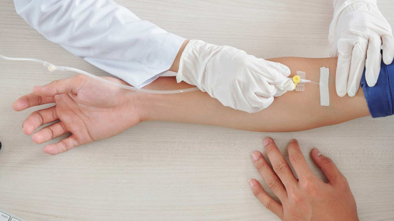 Xətaidə avtomobil piyadanı vurub