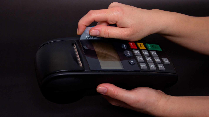 Hövsanda market və ödəmə terminalı talanıb