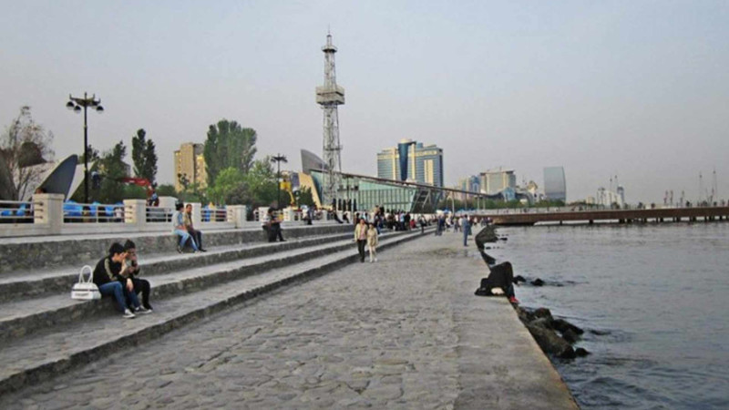 Bakı bulvarında intihar baş verib