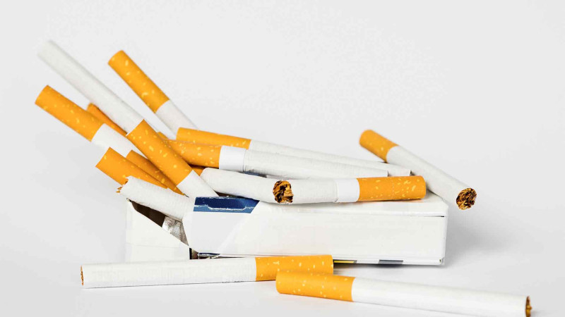 Hövsanda marketdən siqaret oğurlanıb