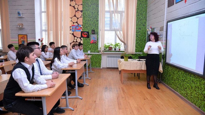 Bakıda neçə şagird bu il məktəb dəyişib?