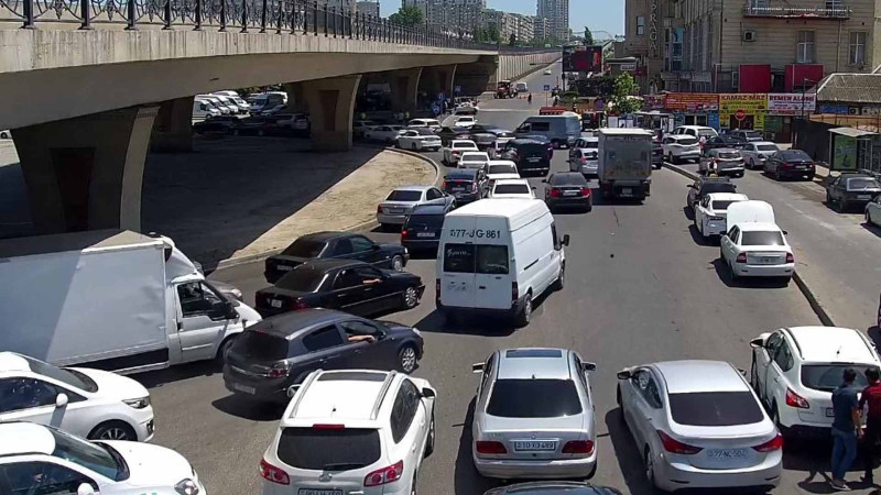 “Maşın bazarı”nın yaxınlığında təmir işləri aparılır