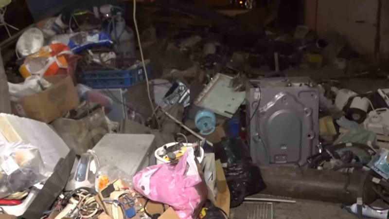 Yasamalda ticarət obyektlərinin sökülməsi sahibkarların hiddətinə səbəb olub – VİDEO