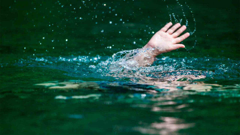 Xəzər dənizində 3 yeniyetmə batıb – VİDEO