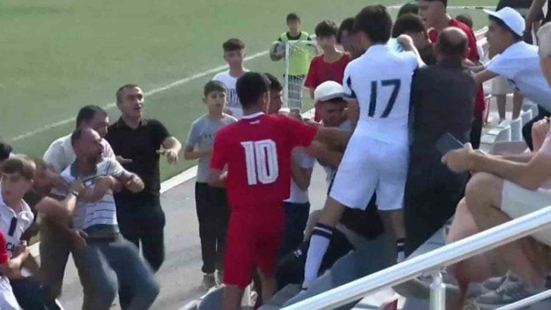 “Zirə” – “Neftçi” oyununda məşqçi döyülüb