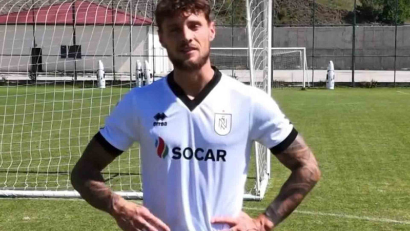“Neftçi” almaniyalı futbolçunu heyətinə qatıb