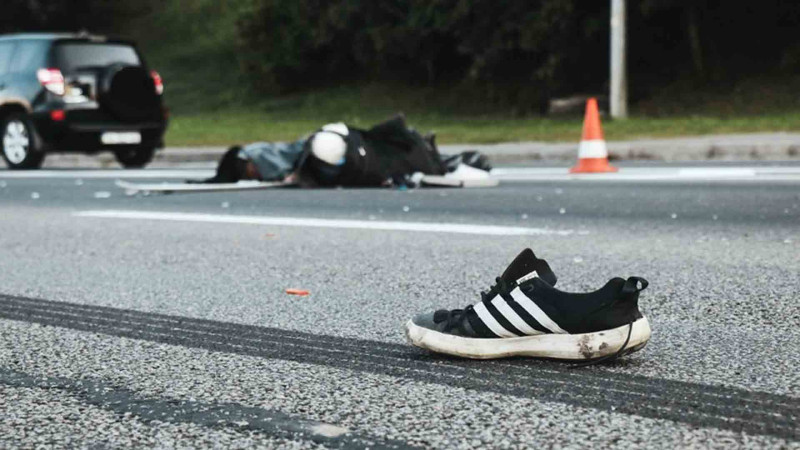 Lökbatanda gənc oğlanı avtomobil vurub