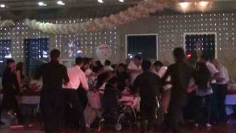 Bakıda məşhur restoranda adam bıçaqlanıb