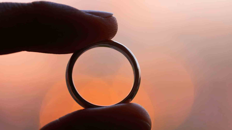 Nəsimi rayonunda uşağın barmağında ilişən halqanı xilasedicilər çıxarıblar