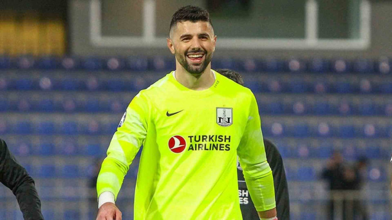 “Neftçi” PFK öz qapıçısı ilə yollarını ayırıb