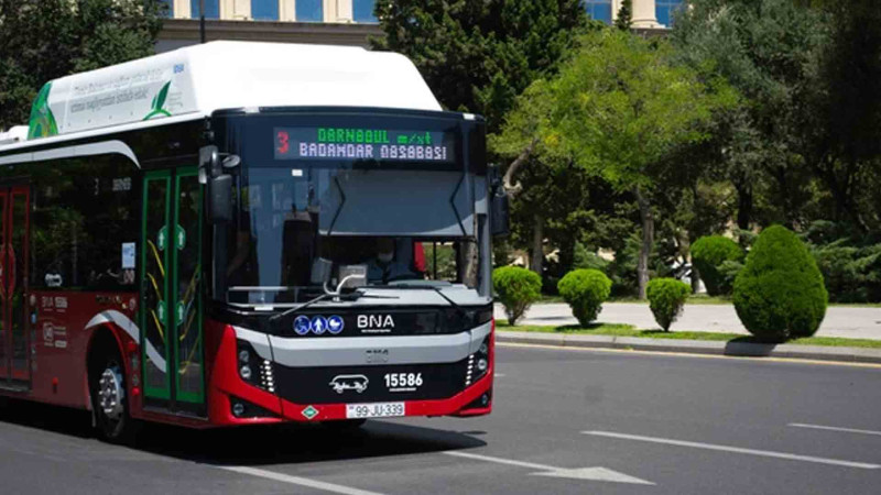 Bakıda sərnişinə qarşı kobud davranış göstərən avtobus sürücüsü cəzalandırılıb – VİDEO