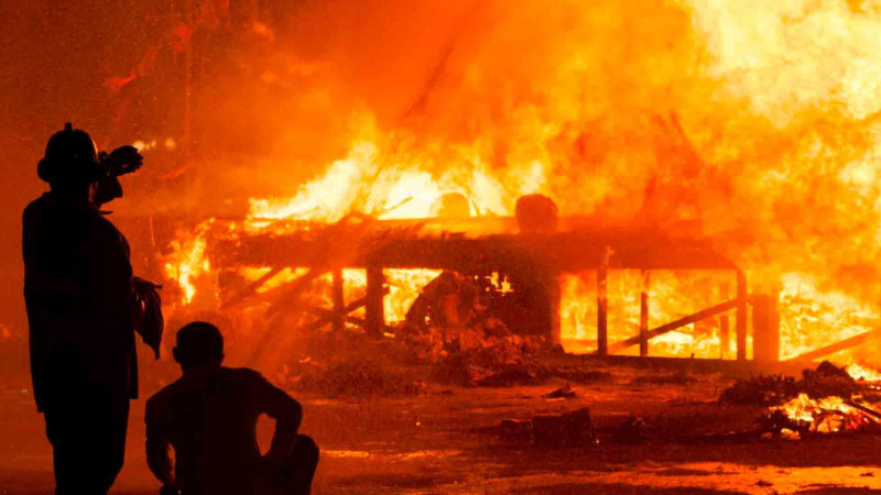 Sabunçuda avtobus yanıb