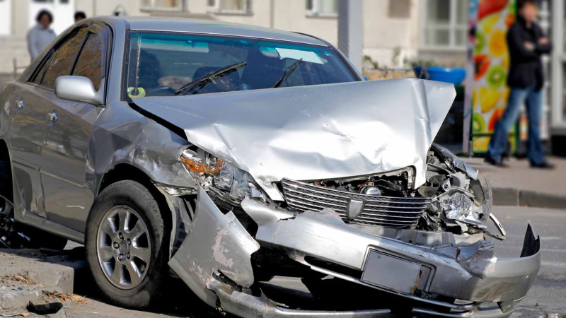 Metronun “Gənclik” stansiyasının qarşısında qəza olub - VİDEO