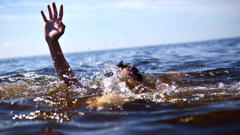Bakıda çimərkən boğulan 2 nəfər xilas edilib