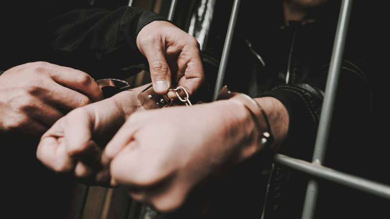 Binəqədidə qadından pul oğurlayan dələduz saxlanılıb