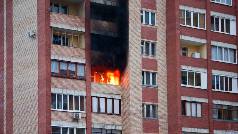 Yasamal rayonunda yaşayış binasında yanğın olub
